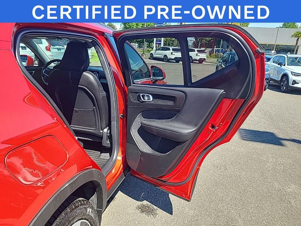 Certified 2025 Volvo XC40 B5 Core w/ Protection Package Premier AWD/4WD image 17