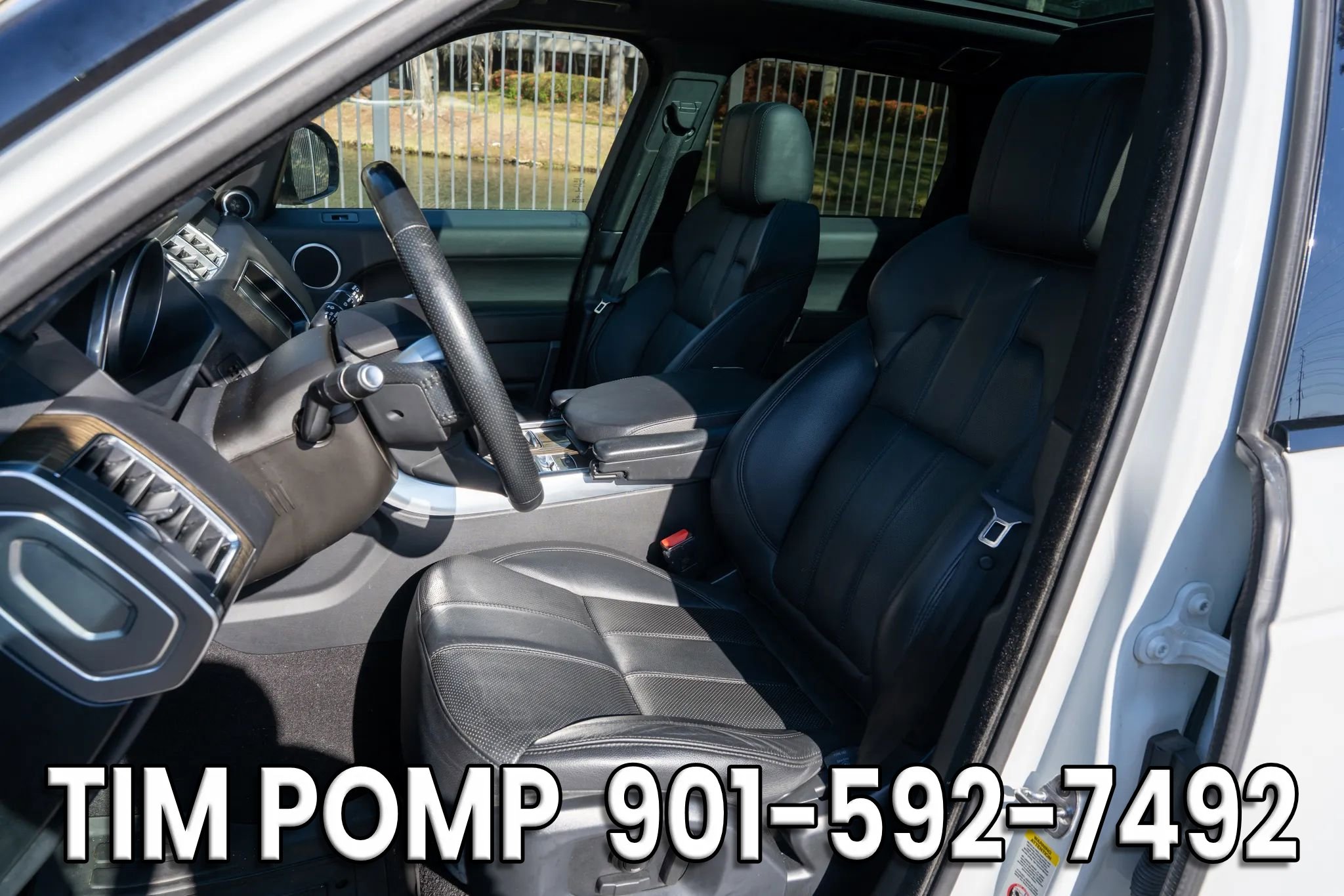 Used 2017 Land Rover Range Rover Sport SE image 11