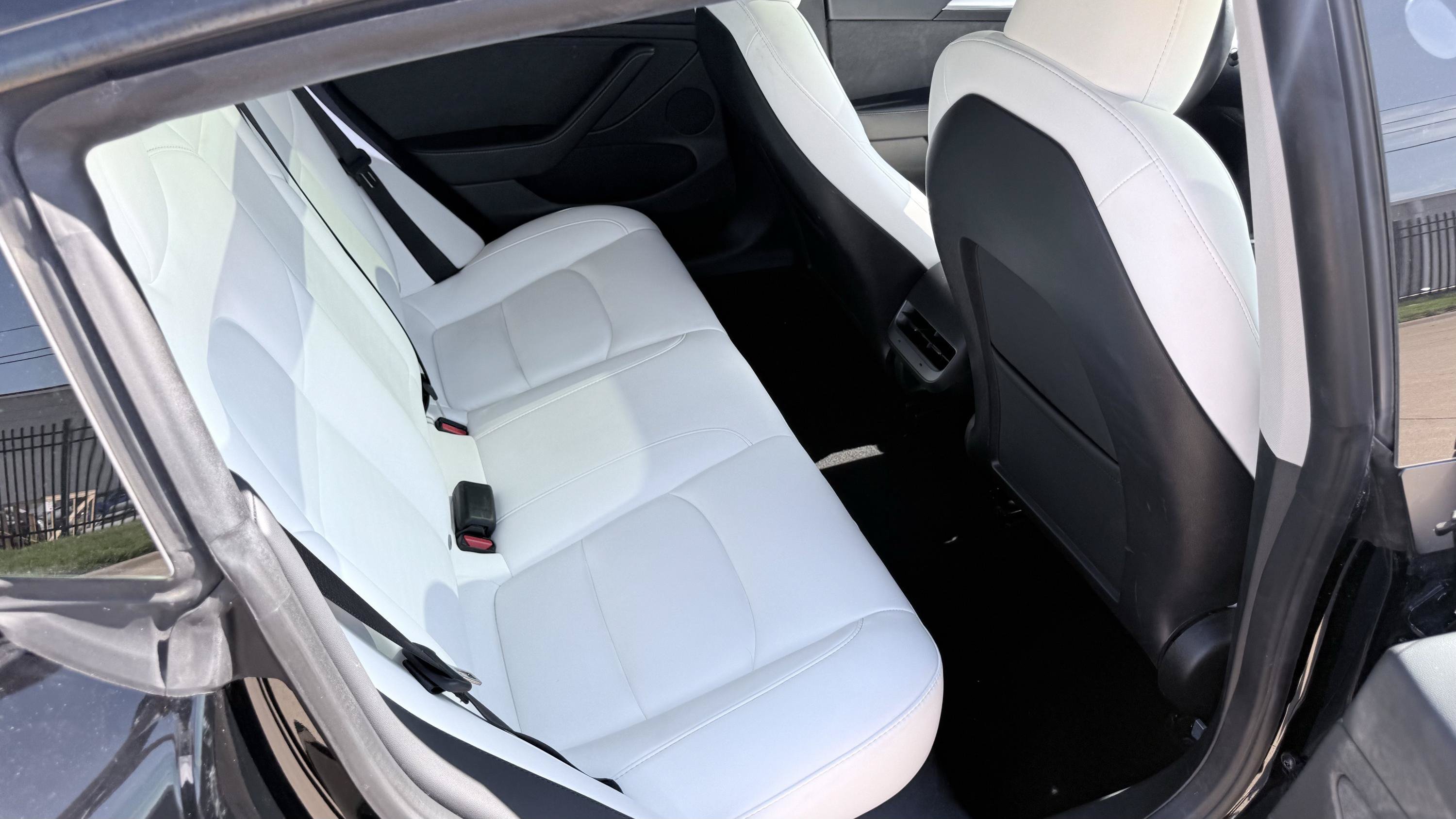 Used 2023 Tesla Model 3 Standard Range RWD image 32