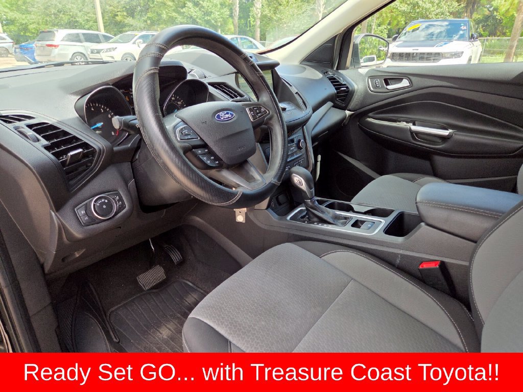 Used 2018 Ford Escape SE w/ SE Sync 3 Package FWD image 27