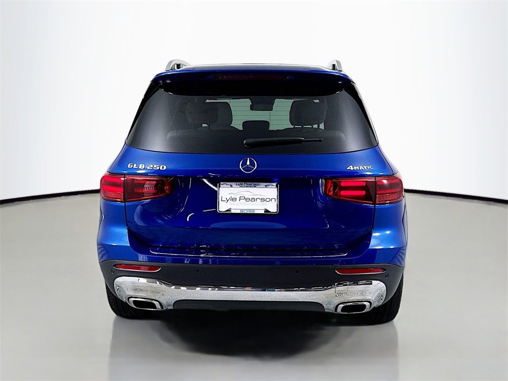 Used 2025 Mercedes-Benz GLB 250 4MATIC image 10