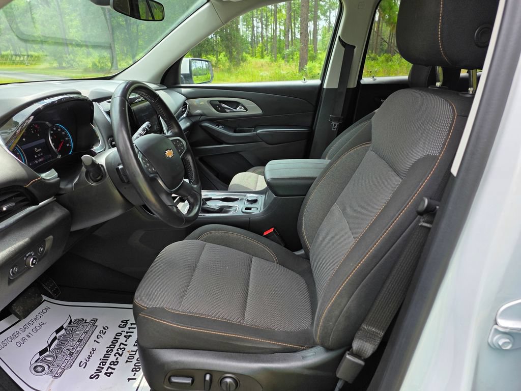 Used 2021 Chevrolet Traverse LT FWD image 14