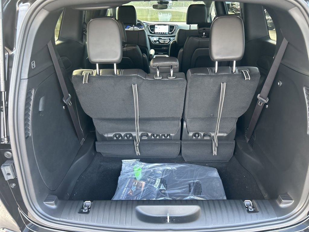 New 2026 Chrysler Pacifica Select FWD image 30