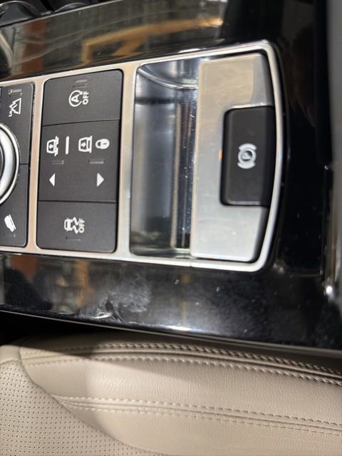 Used 2019 Land Rover Discovery HSE AWD/4WD image 16