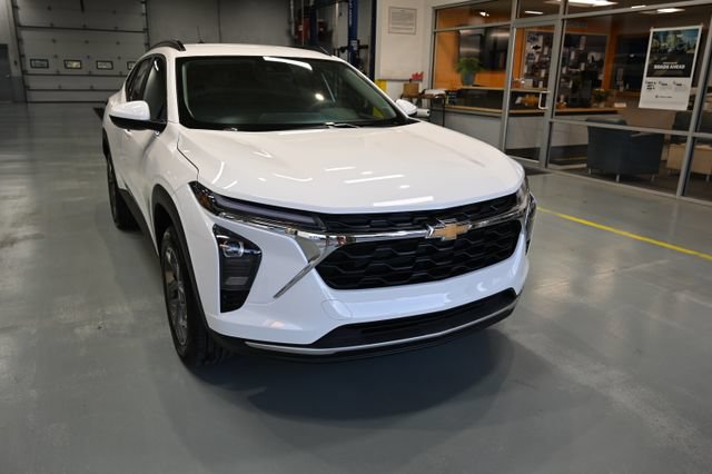 New 2026 Chevrolet Trax LT FWD image 3