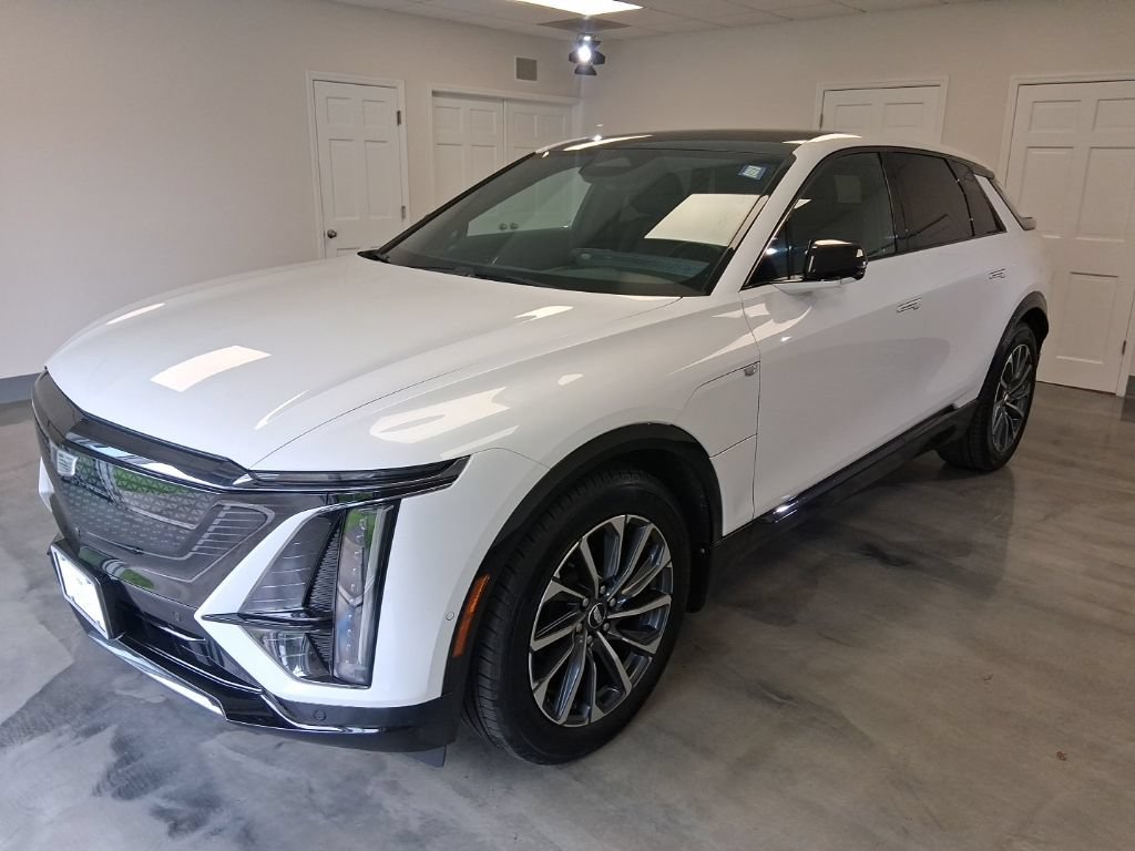 Certified 2024 Cadillac Lyriq Sport AWD/4WD image 4