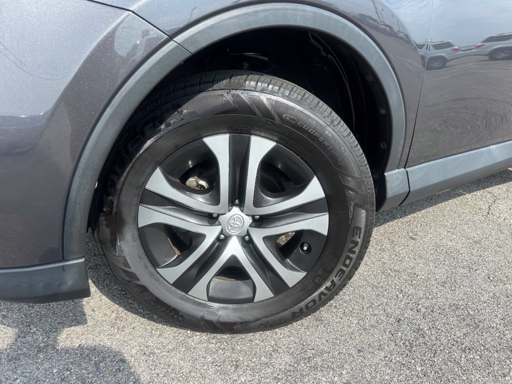 Used 2016 Toyota RAV4 LE AWD/4WD image 37