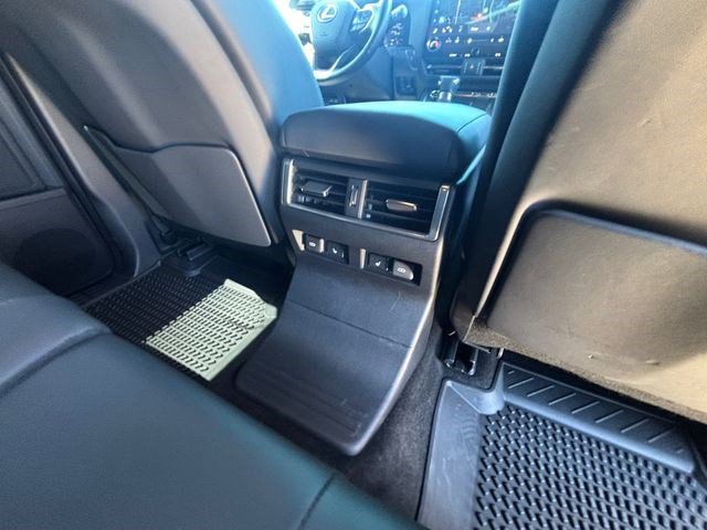 Used 2025 Lexus GX 550 w/ Accessory Package (CT) image 20