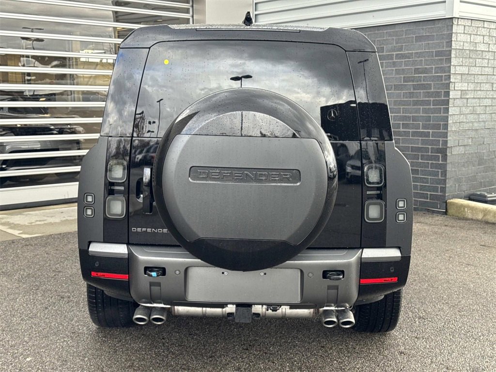 New 2026 Land Rover Defender 130 V8 image 5