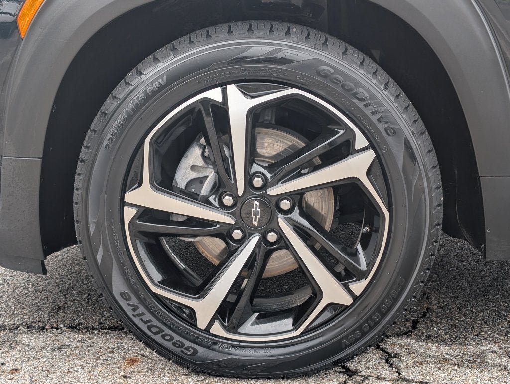 Used 2022 Chevrolet TrailBlazer RS w/ Sun and Liftgate Package FWD image 34