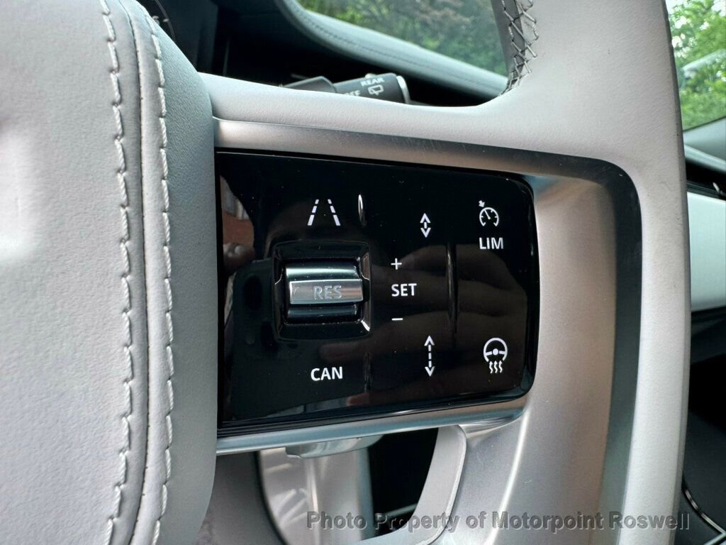 Used 2025 Land Rover Range Rover SV image 28