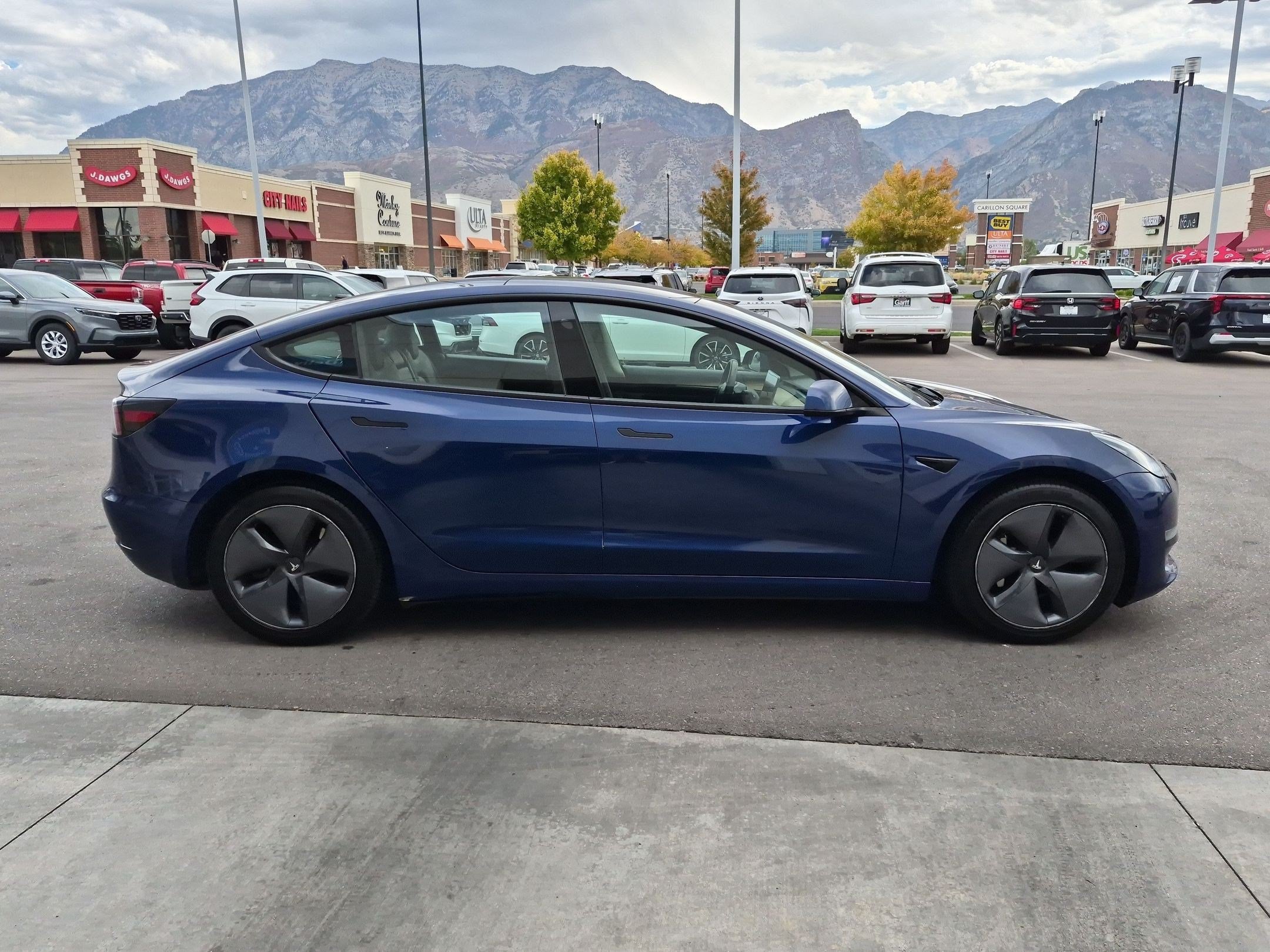 Used 2022 Tesla Model 3 Long Range AWD/4WD image 2