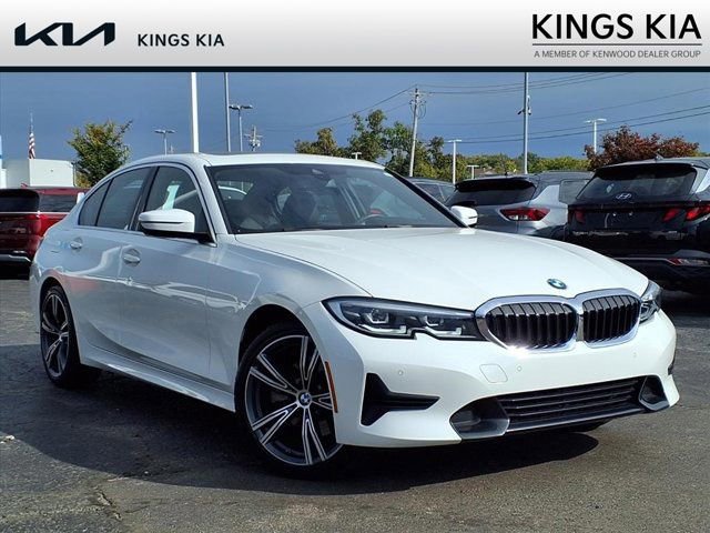 Used 2022 BMW 330i xDrive Sedan w/ Premium Package 2