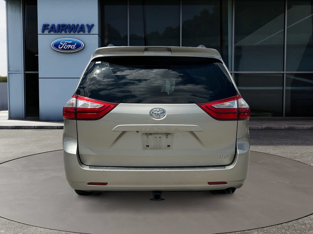 Used 2015 Toyota Sienna XLE FWD image 6