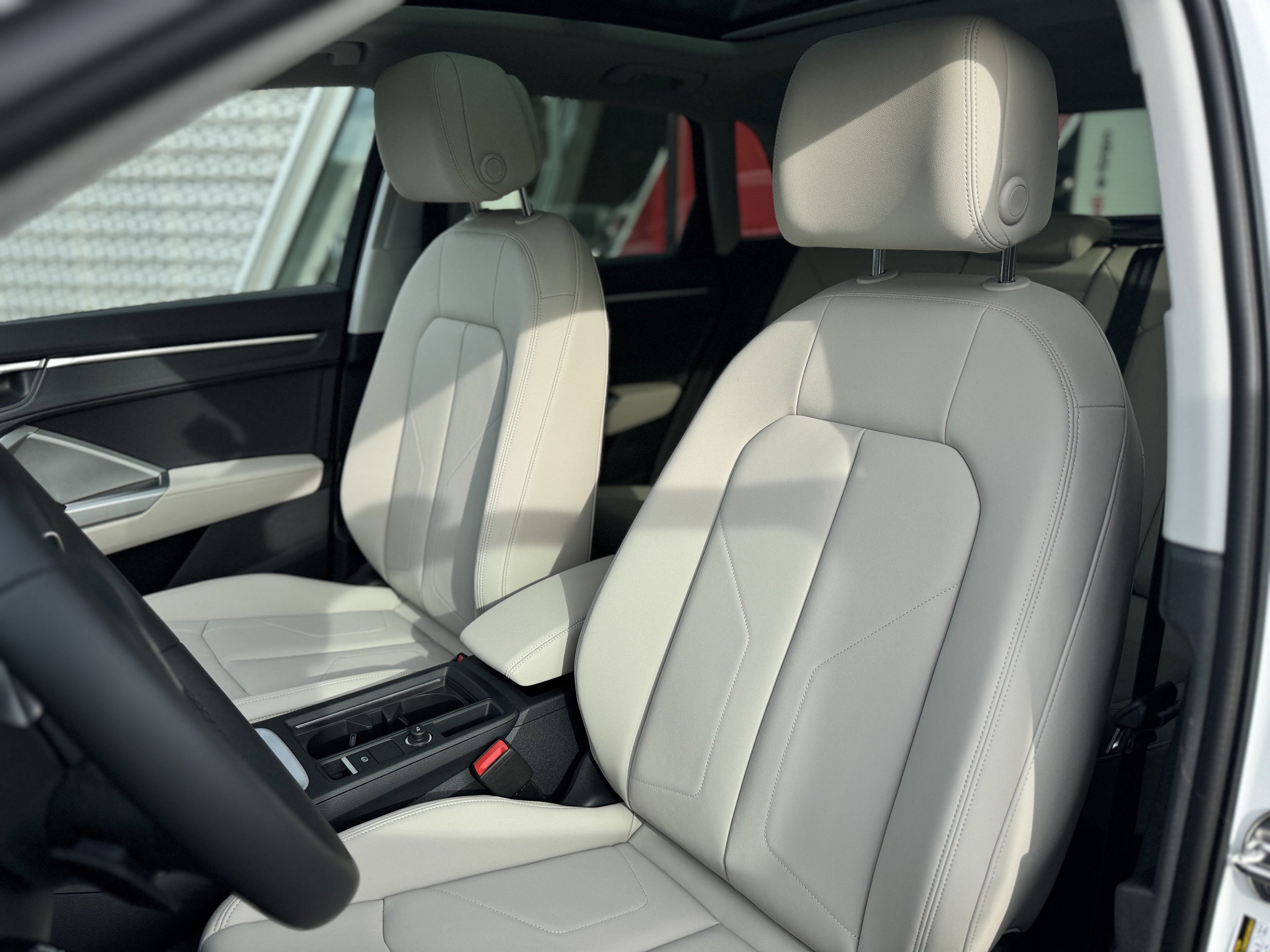 New 2025 Audi Q3 2.0T Premium image 5