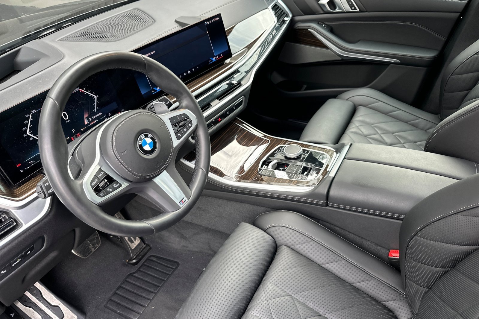 Used 2024 BMW X5 xDrive40i w/ M Sport Package AWD/4WD image 9