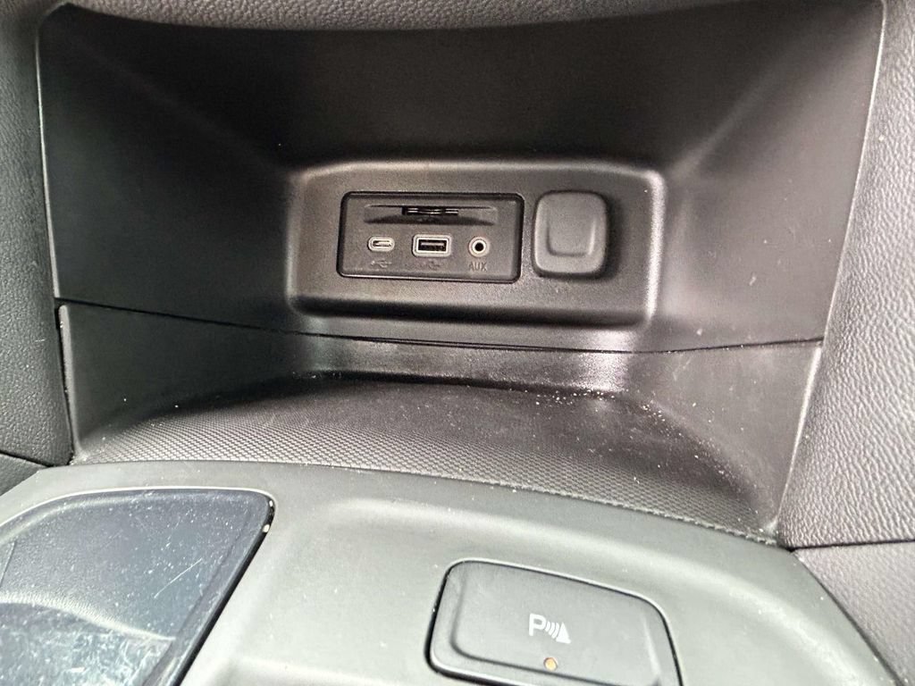Used 2024 Chevrolet Equinox RS w/ RS Leather Package FWD image 18