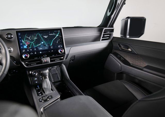 Used 2025 Lexus GX 550 550 Premium+ image 16