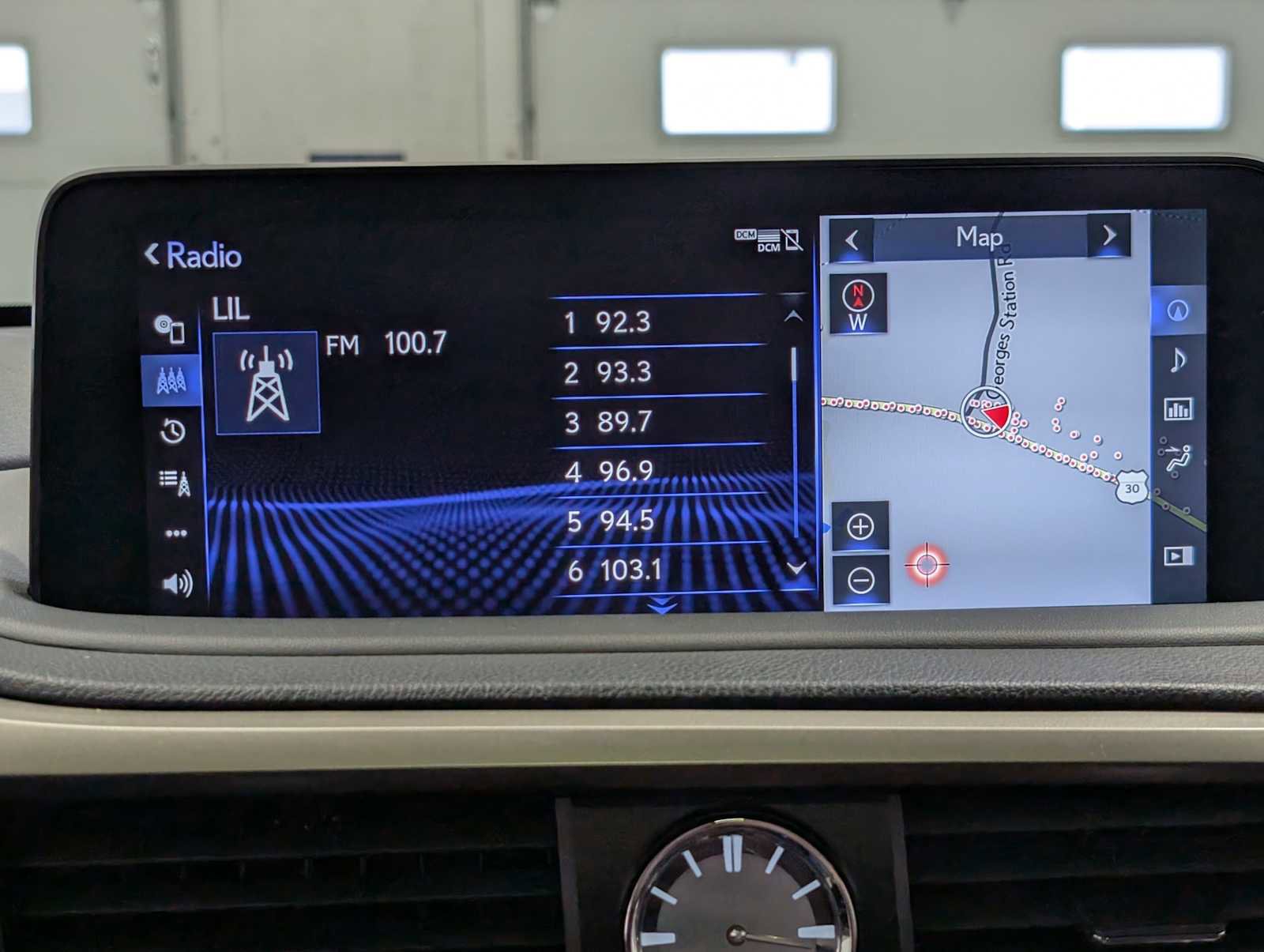 Used 2022 Lexus RX 350L Premium w/ Premium Package image 25