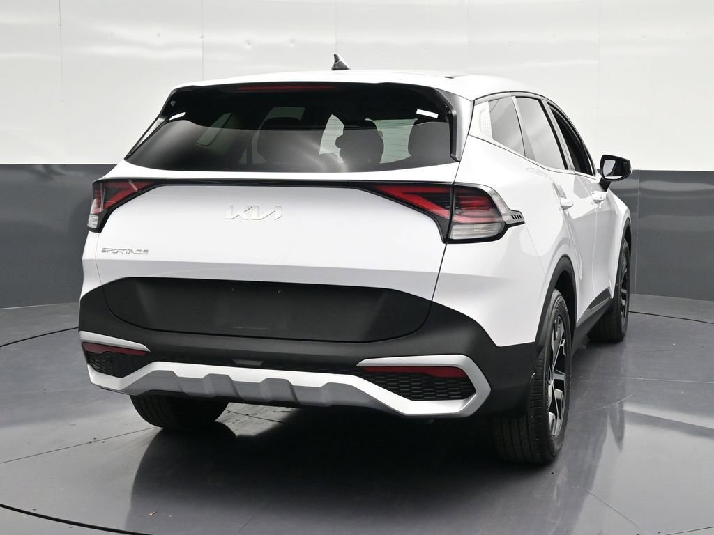 Used 2025 Kia Sportage EX FWD image 2