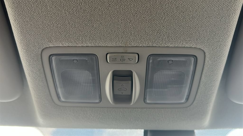 Used 2025 Hyundai Venue SEL FWD image 30