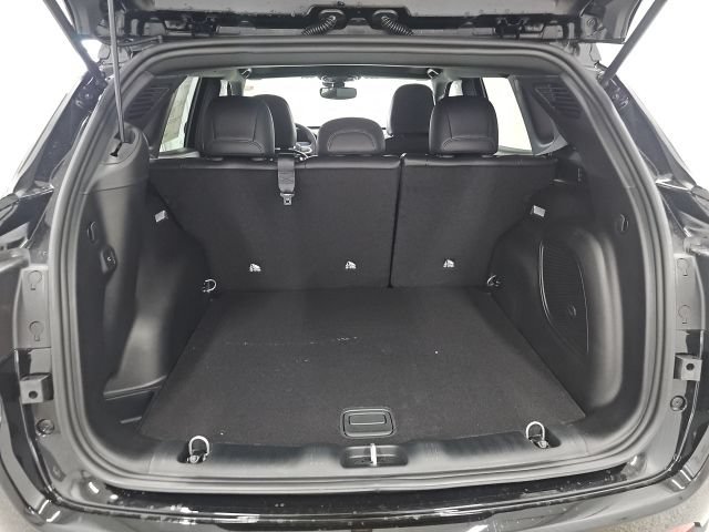 New 2026 Jeep Compass Trailhawk w/ Sun, Sound & Navigation Group AWD/4WD image 17