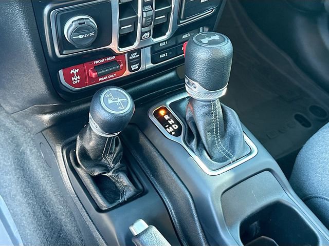 Used 2024 Jeep Wrangler Unlimited Rubicon w/ XTREMEE 35" Tire Package image 16