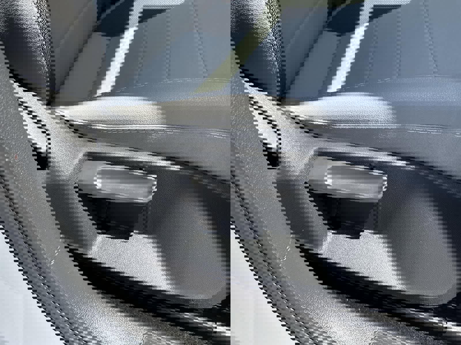 Used 2022 Volkswagen Taos SE image 36