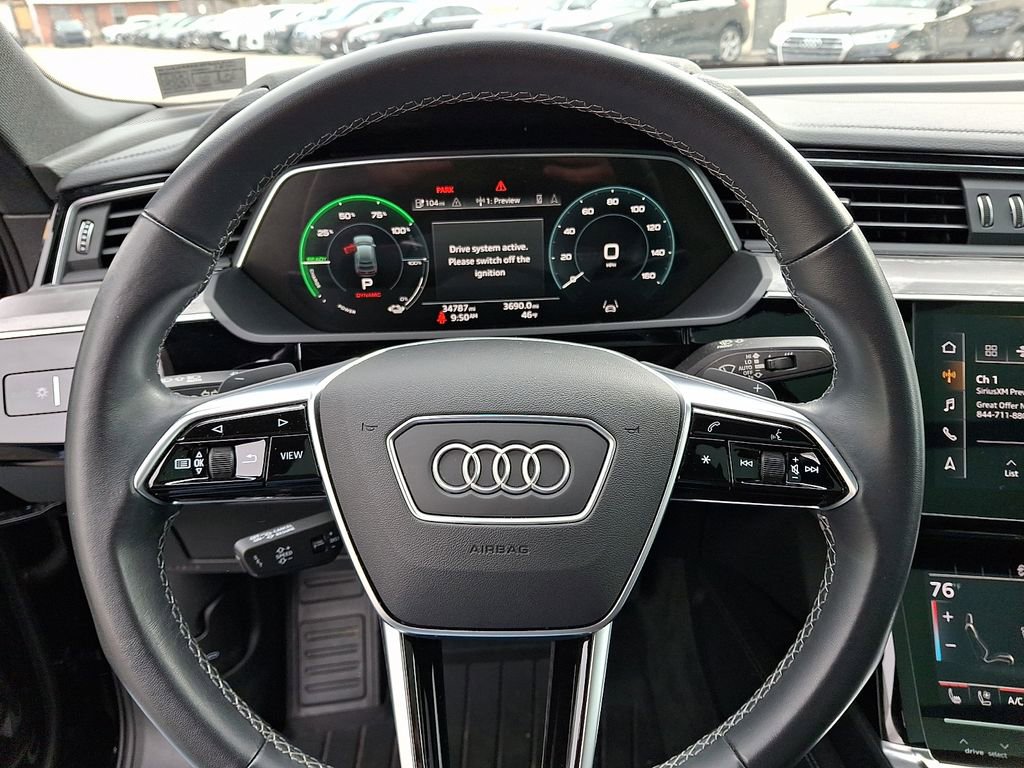 Used 2023 Audi e-tron Premium Plus w/ Premium Plus Package image 21