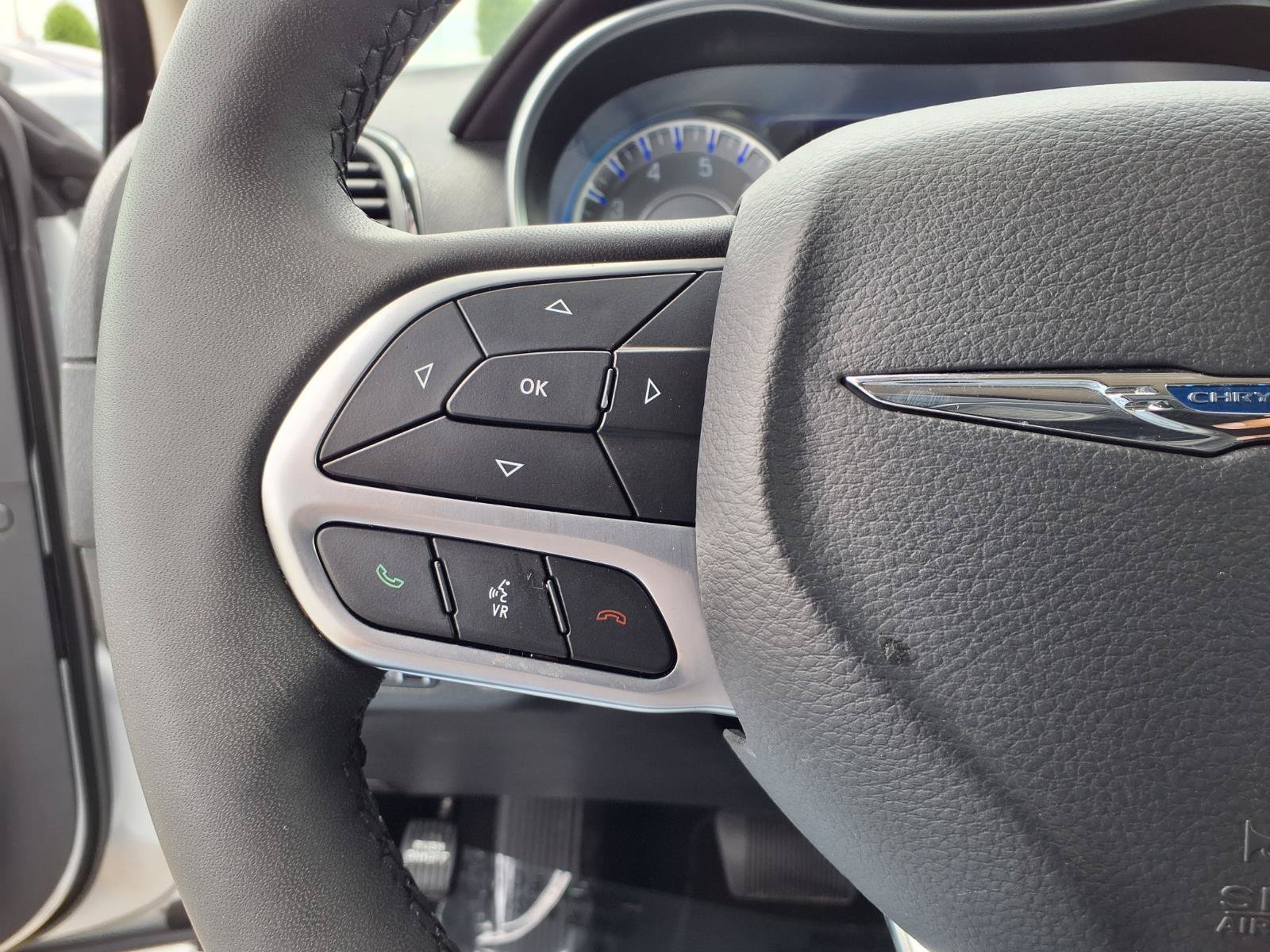 Used 2023 Chrysler 300 Touring w/ Sport Appearance Package RWD image 15