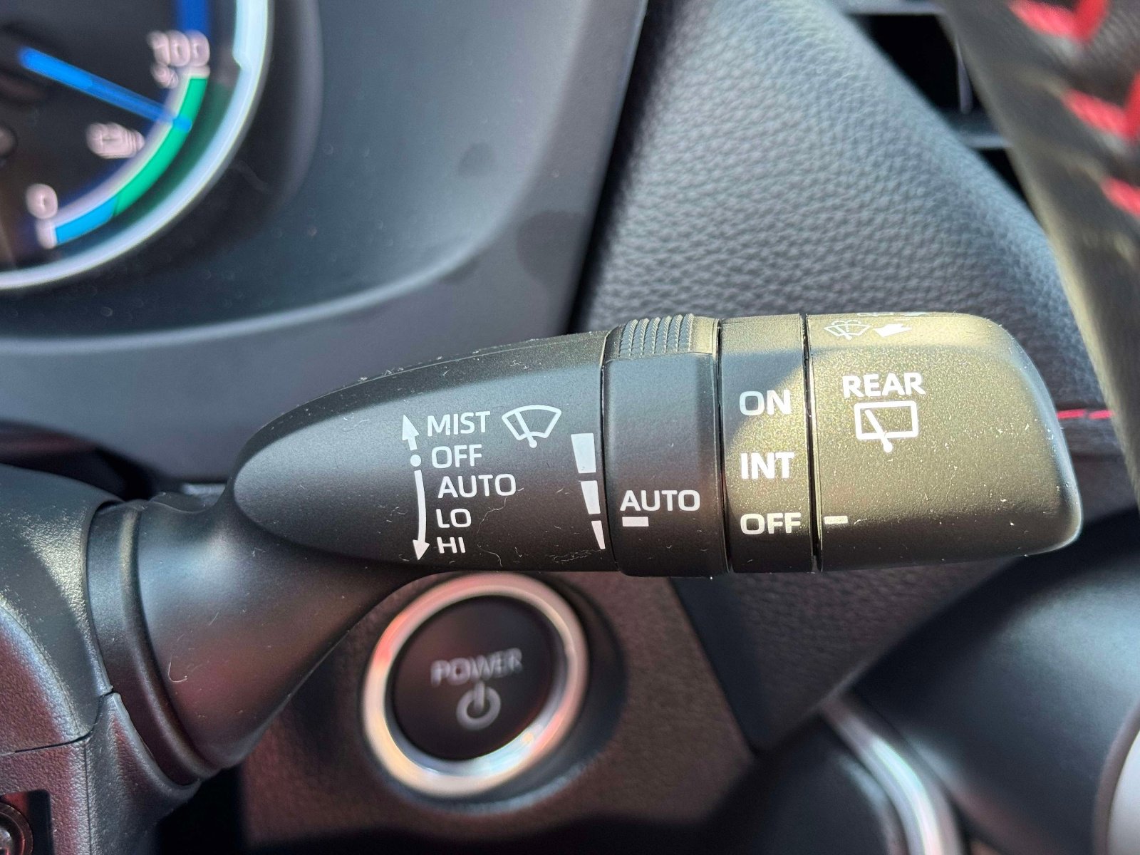 Used 2024 Toyota RAV4 SE w/ Weather & Moonroof Package image 23