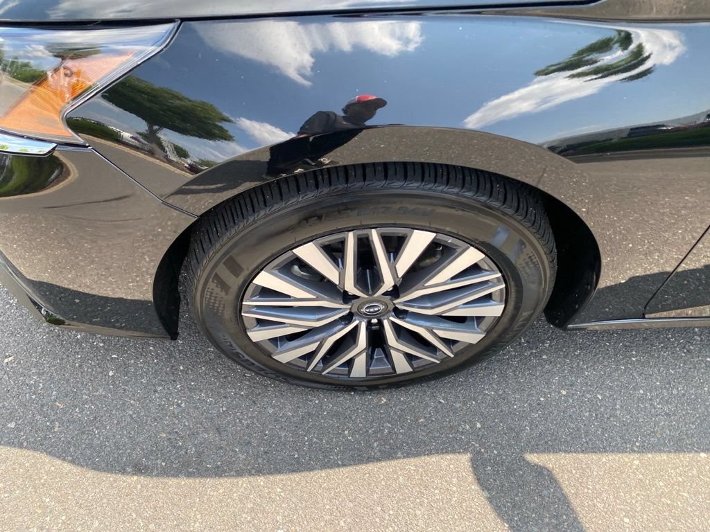 Certified 2025 Nissan Altima 2.5 SV FWD image 12