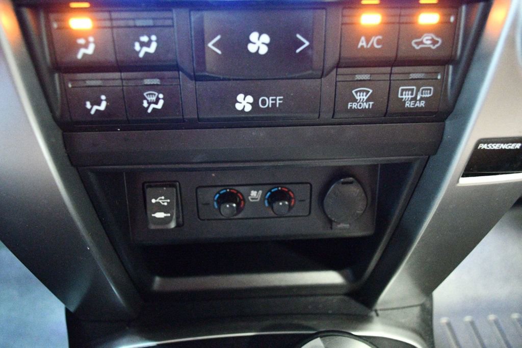 Used 2015 Toyota 4Runner Limited AWD/4WD image 60