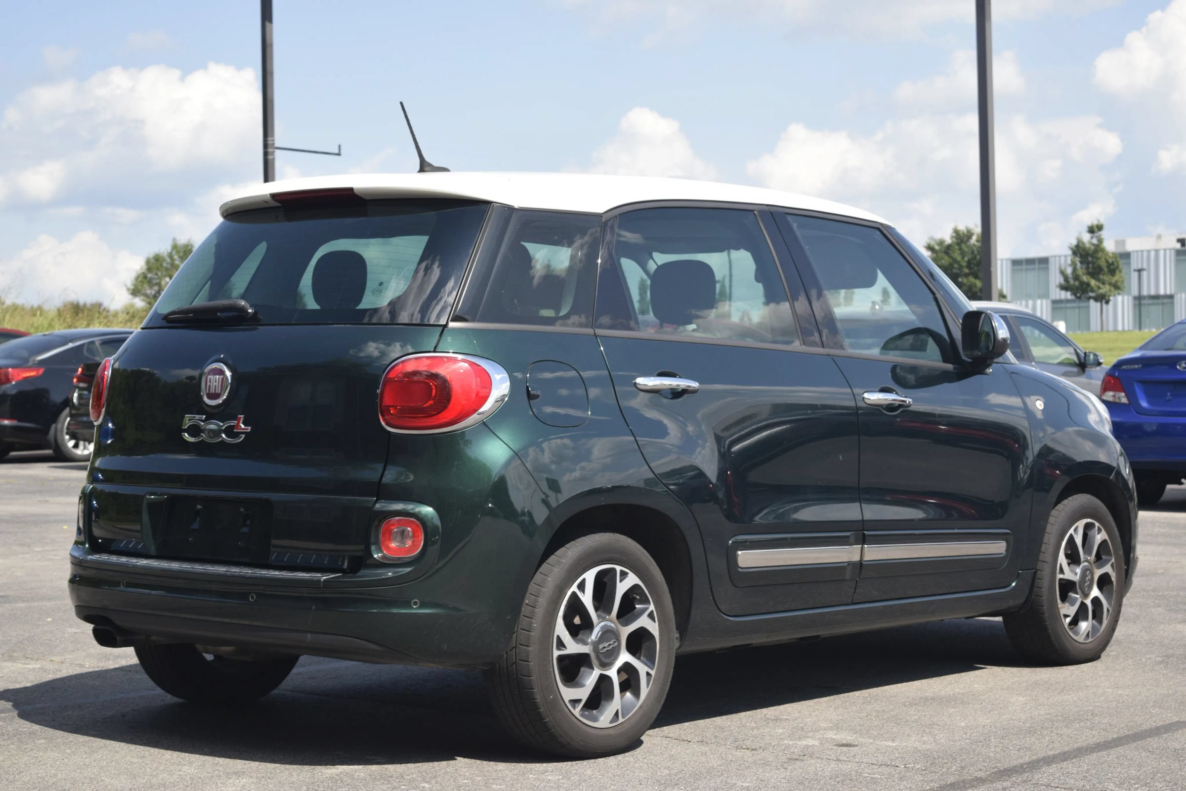 Used 2014 FIAT 500L Lounge FWD image 3