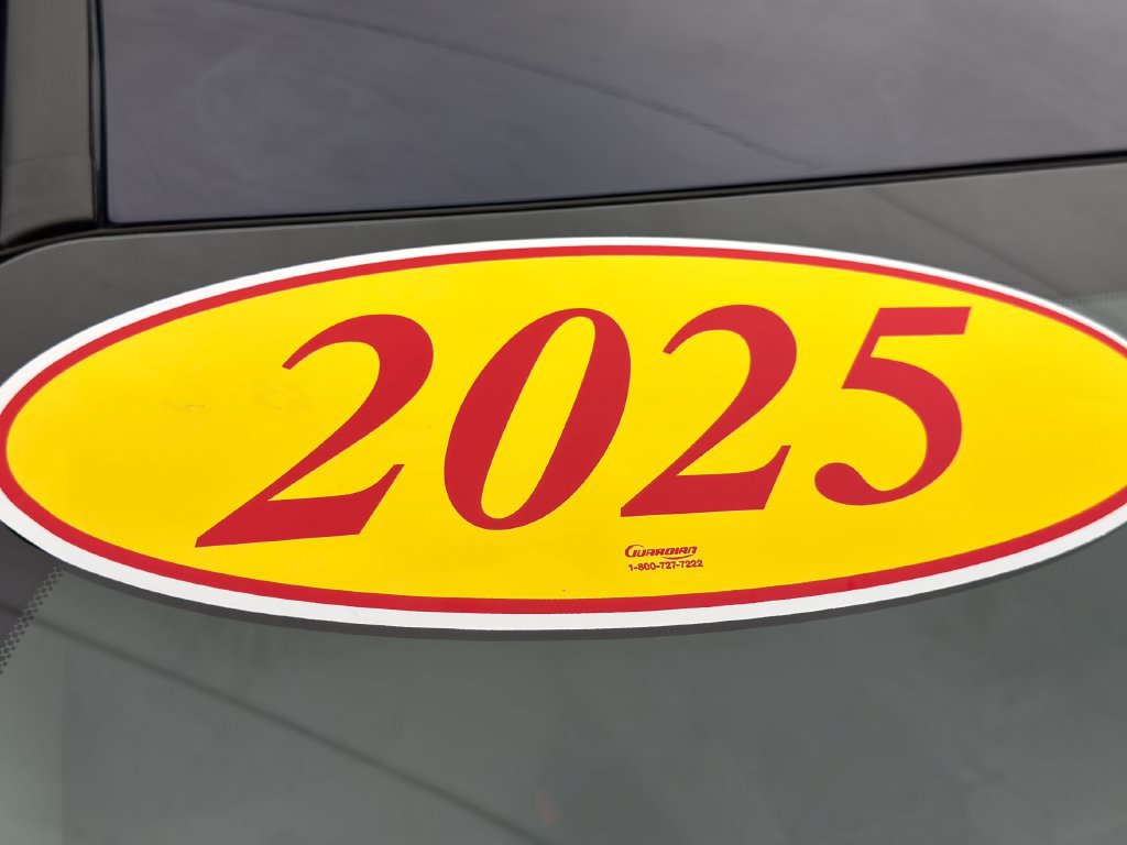 Used 2025 Toyota Sienna XLE w/ XLE Plus Package FWD image 13
