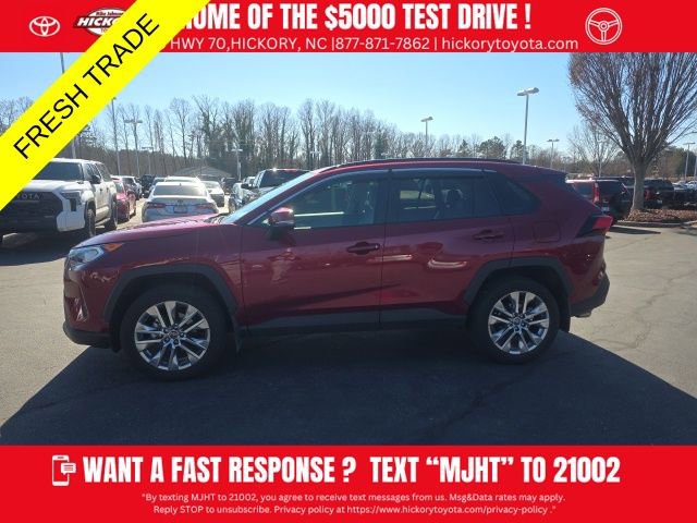 Used 2020 Toyota RAV4 XLE Premium image 4