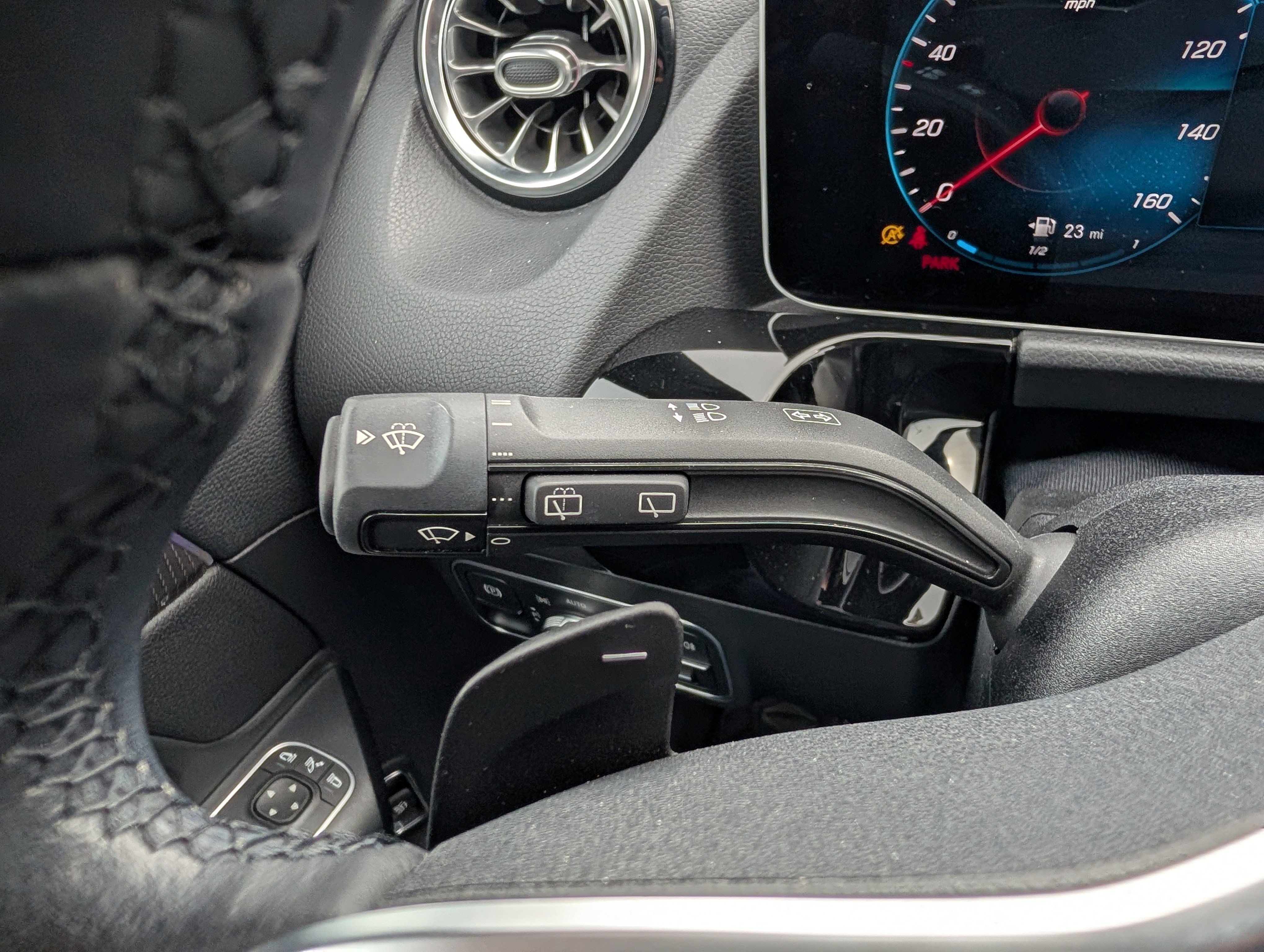 Used 2021 Mercedes-Benz GLA 250 4MATIC image 25