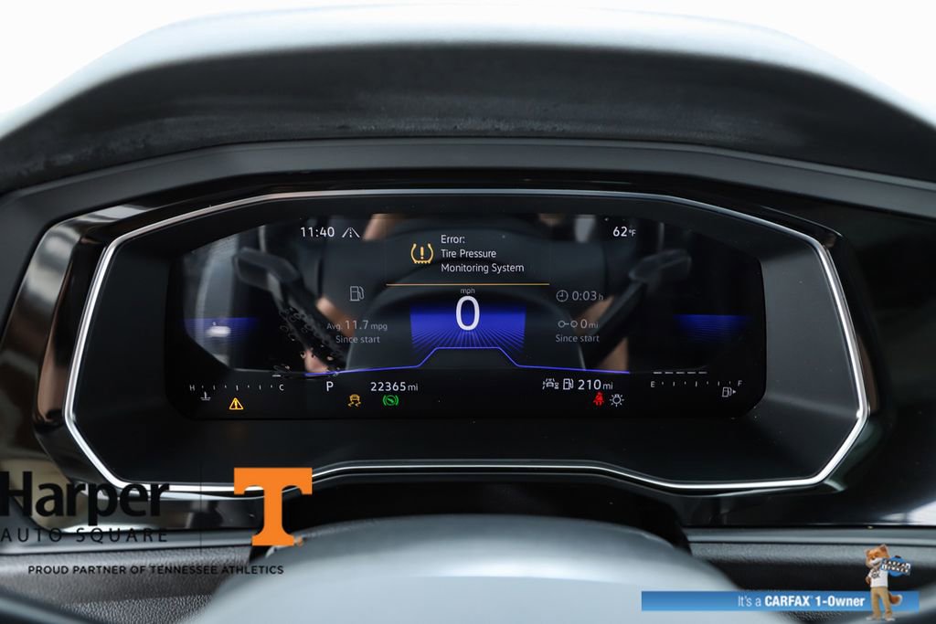 Used 2023 Volkswagen Jetta SE w/ Panoramic Sunroof Package image 27