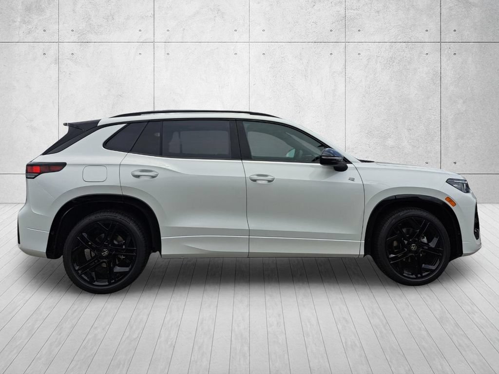 New 2026 Volkswagen Tiguan SE R-Line FWD image 4