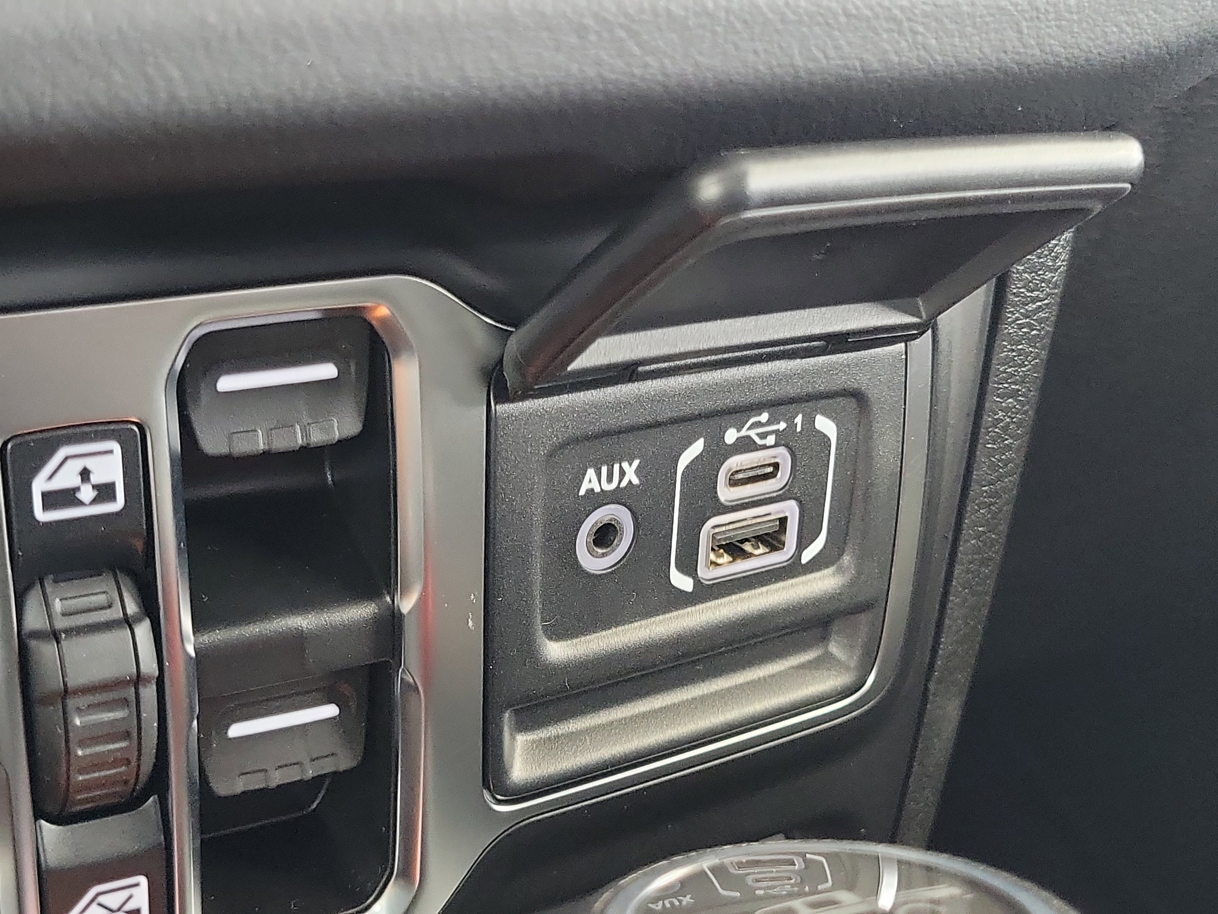 New 2026 Jeep Gladiator Rubicon w/ Safety Group image 28