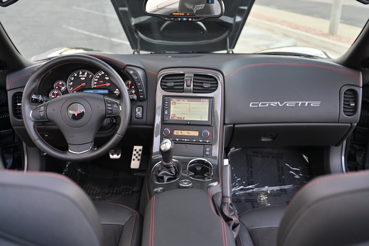 Used 2013 Chevrolet Corvette 427 w/ 1SC Preferred Equipment Group RWD image 17
