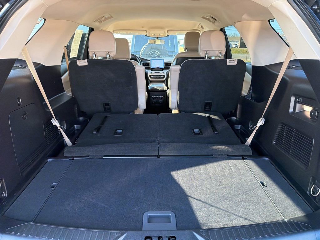 Used 2020 Ford Explorer XLT w/ Equipment Group 202A image 9