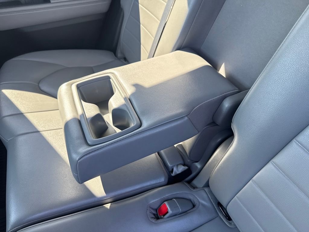 Used 2022 Toyota Highlander XLE image 36