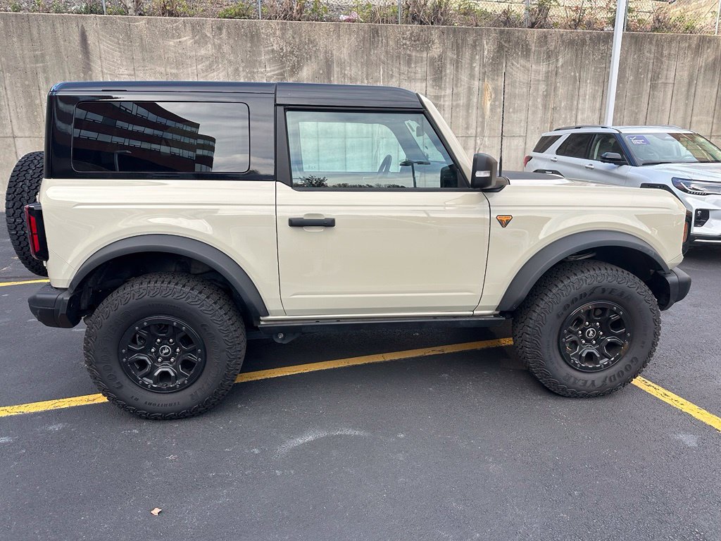 Used 2025 Ford Bronco Badlands AWD/4WD image 4
