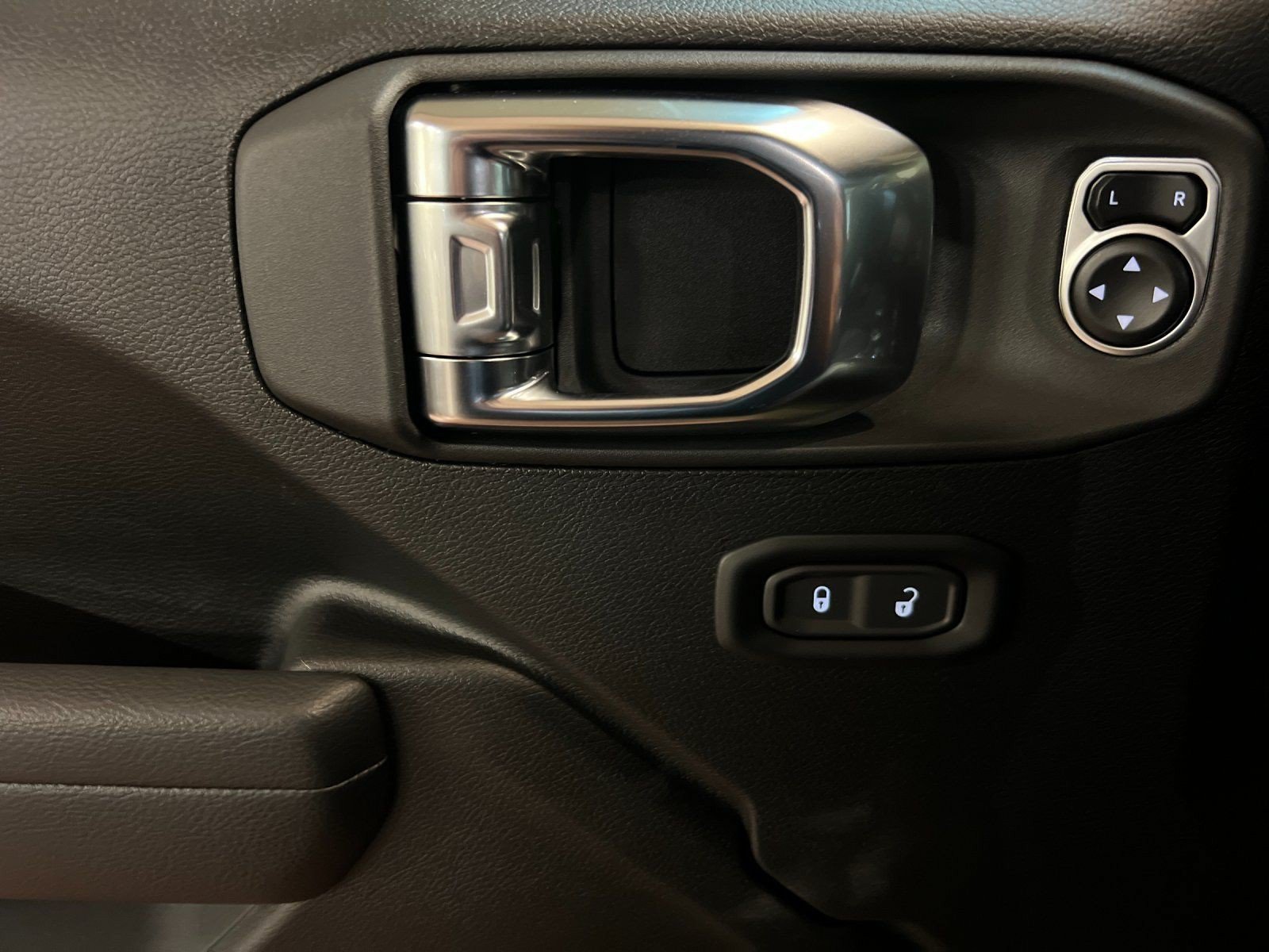 New 2026 Jeep Wrangler Sport AWD/4WD image 10