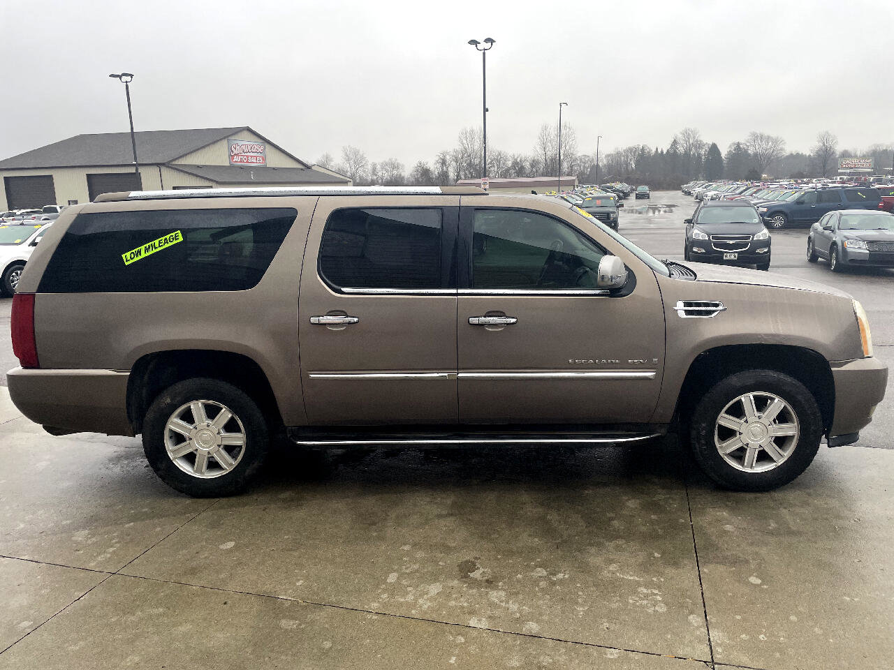 Used 2007 Cadillac Escalade ESV ESV w/ Information Package image 4