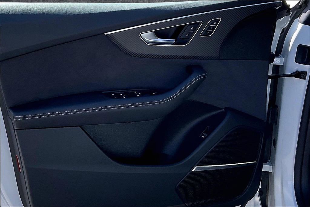 Used 2024 Audi SQ8 Premium Plus image 20