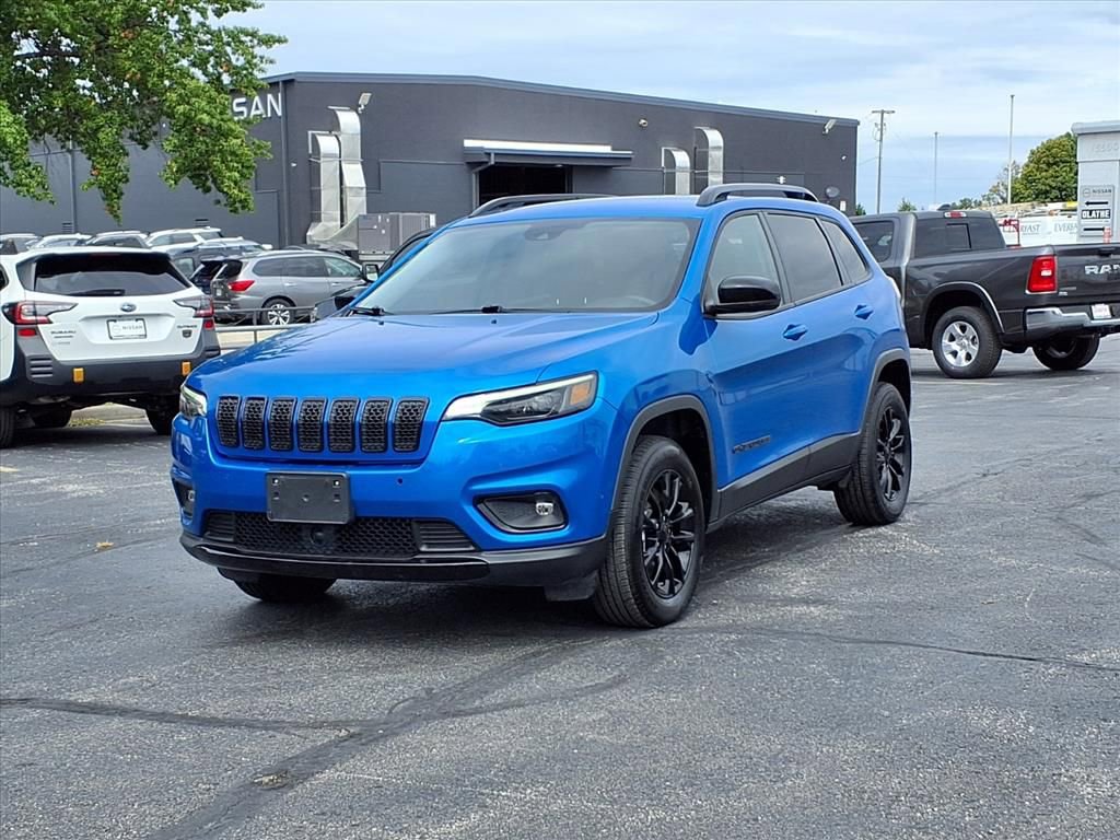 Certified 2023 Jeep Cherokee Altitude Lux image 2