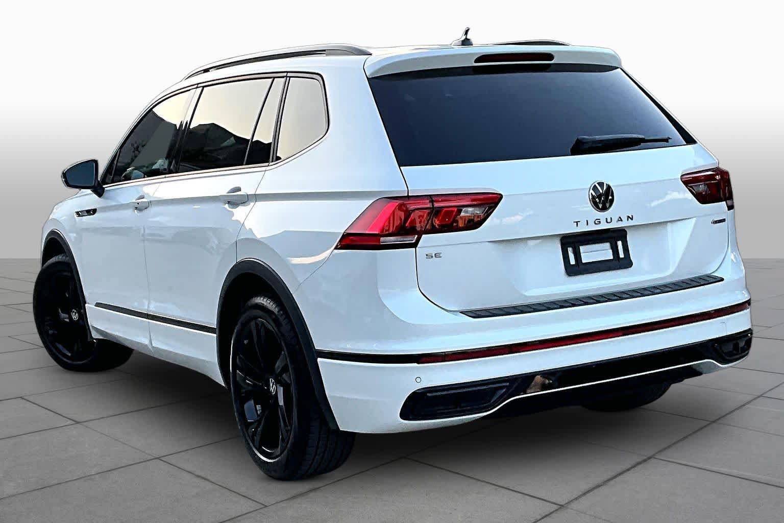 Used 2024 Volkswagen Tiguan SE R-Line AWD/4WD image 12