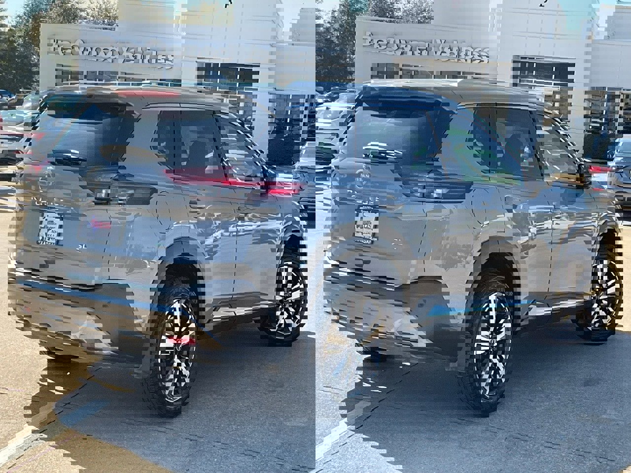 Used 2022 Nissan Rogue SL w/ SL Premium Package image 5